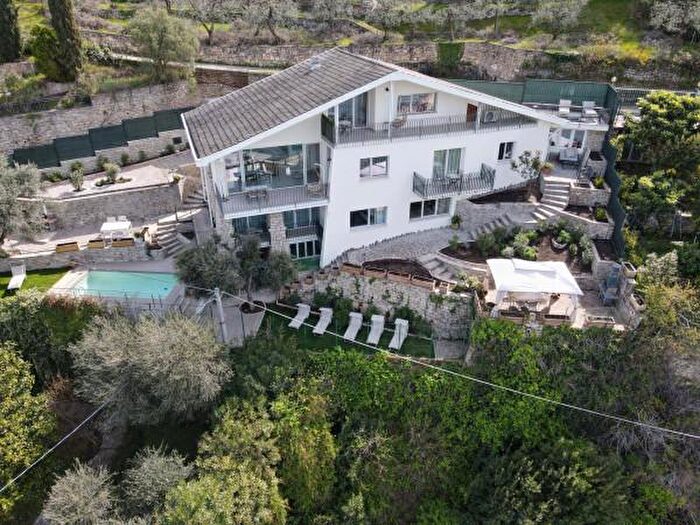 Casa con 6 locali in vendita in Via Peagne, Brenzone