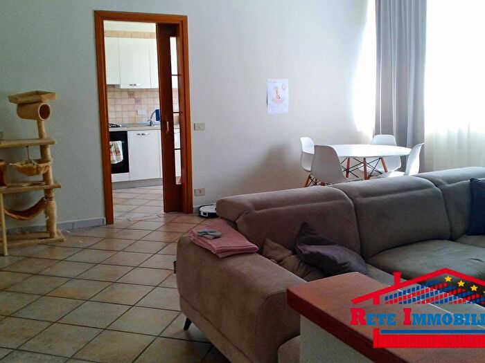 Appartamento con 5 locali in affitto in Cda Maio, Quattromiglia, Rende