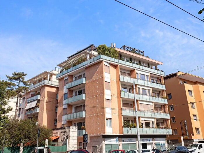 Appartamento trilocale in vendita in Roma