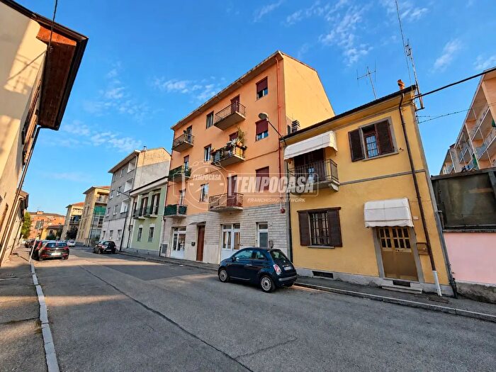 Appartamento trilocale in vendita in Via Fratelli Giuliano, Pinerolo