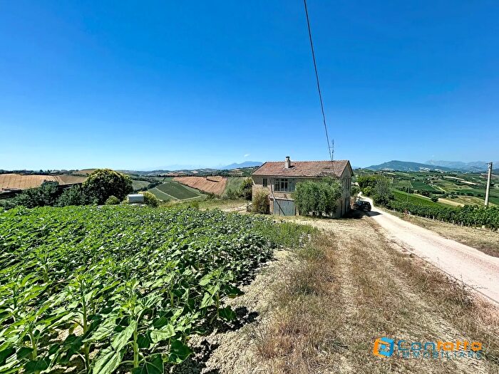 Casa con 8 locali in vendita in Contrada San Gregorio, Ripatransone