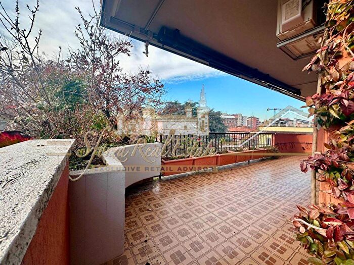 Appartamento quadrilocale in affitto in Via Tullio Morgagni, Maggiolina, Milano