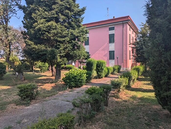 Casa con 20 locali in vendita in San Protaso, Fiorenzuola DArda