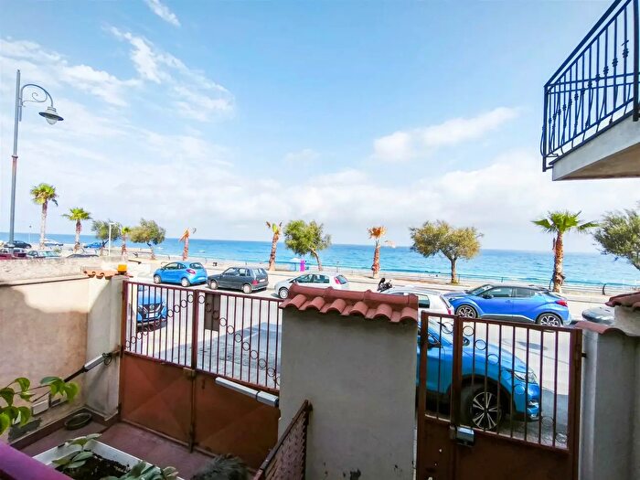 Appartamento bilocale in vendita in Via Lungomare Unità dell'Italia, Nizza Di Sicilia