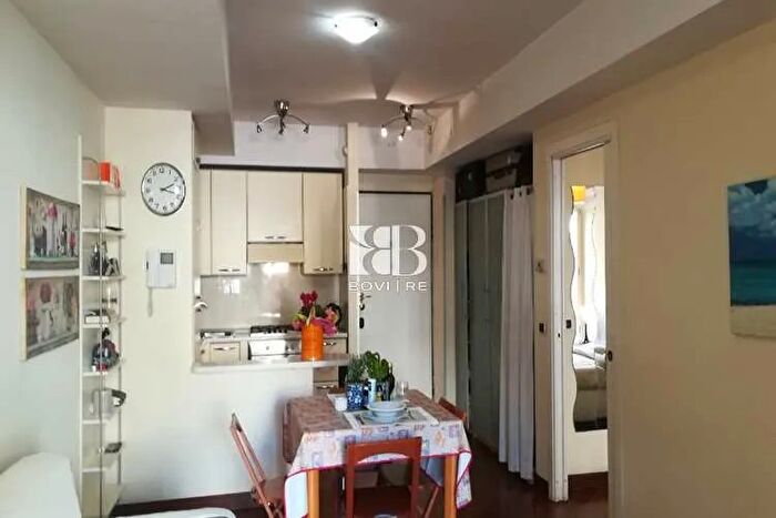 Appartamento bilocale in vendita in Via Parioli RomaParioli, Roma