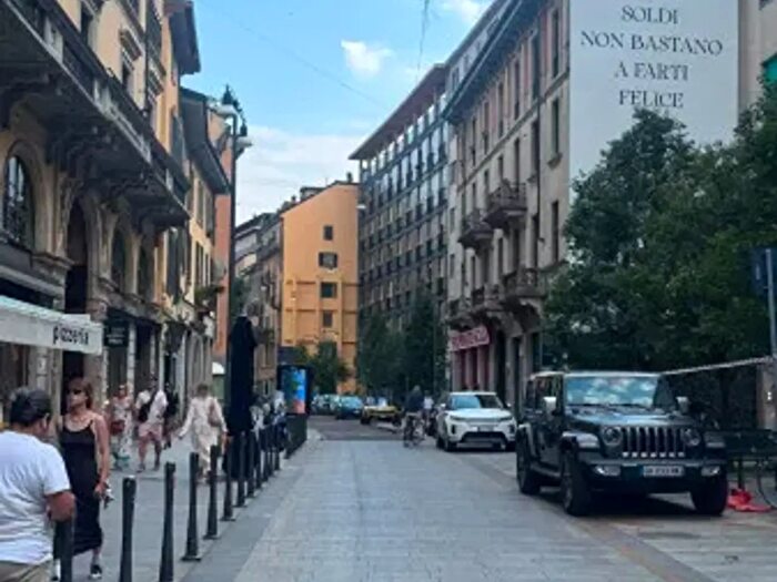 Appartamento con 6 locali in vendita in Milano