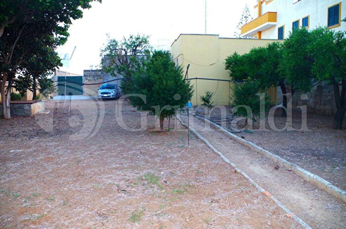 Casa in vendita in Via Gallipoli, Alezio