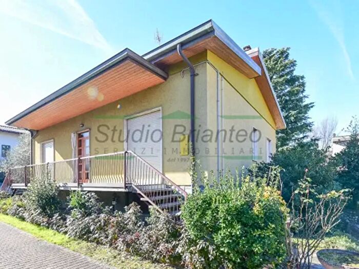 Casa quadrilocale in vendita in Via Vittorio Alfieri, Vedano Al Lambro