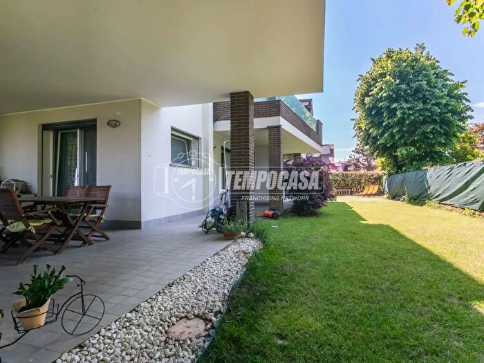Appartamento trilocale in vendita in Viale della Resistenza, Origgio