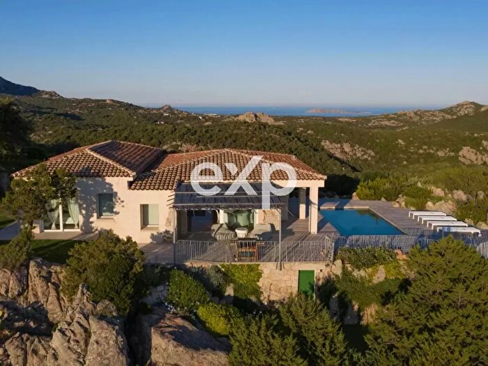 Casa quadrilocale in affitto in Arzachena