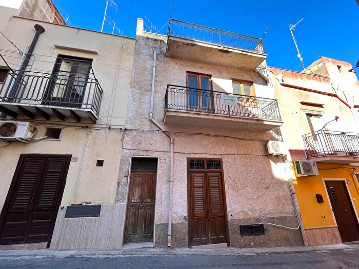 Casa quadrilocale in vendita in Via Bovio, Castellammare Del Golfo