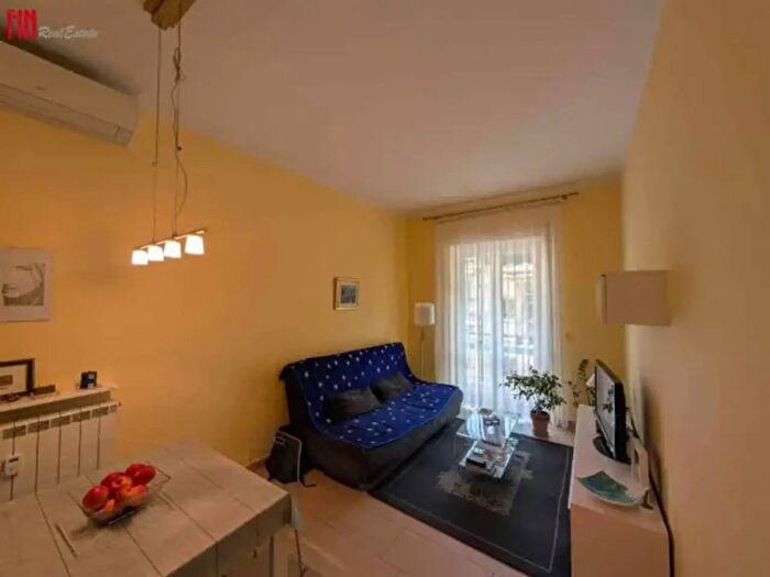 Appartamento trilocale in vendita in Via Gribodo, Genova