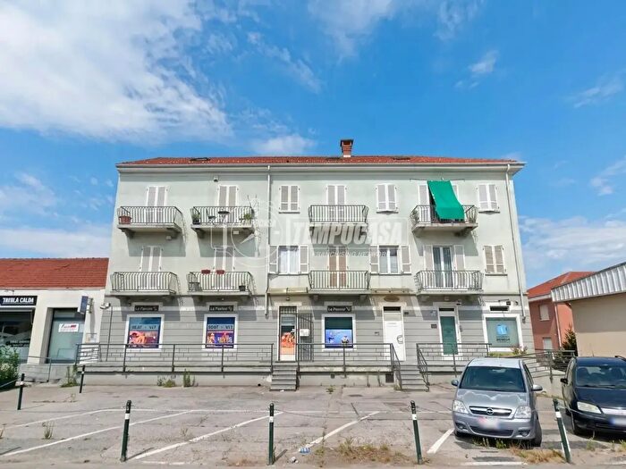 Appartamento trilocale in vendita in Strada Carignano, Moncalieri