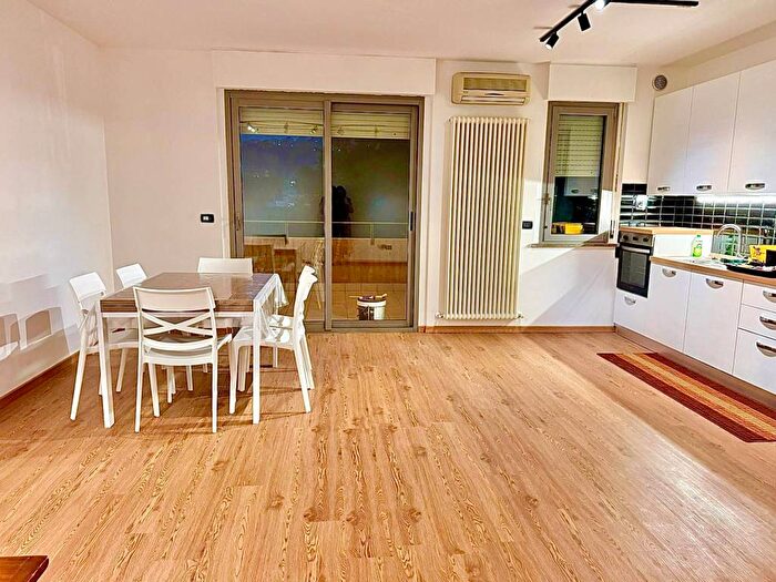 Appartamento trilocale in affitto in Via Luigi Anelli, San Silvestro Spiaggia, Pescara