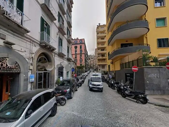 Appartamento quadrilocale in vendita in Via San Pasquale, Napoli