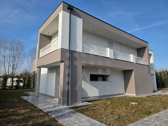 Casa con 5 locali in vendita in Via San Lorenzo, Abano Terme