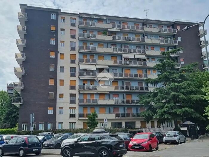 Appartamento monolocale in affitto in Via Alfonso Capecelatro, Milano