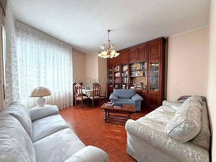 Appartamento trilocale in vendita in Trecate