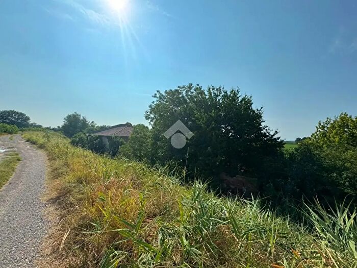 Casa con 8 locali in vendita in Via Ferratina, Sala Bolognese