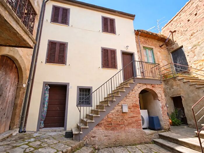 Casa con 5 locali in vendita in Casciana Terme Lari