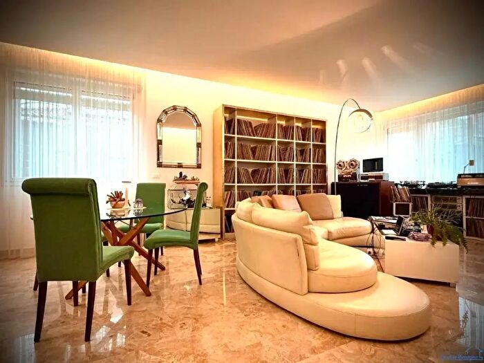 Appartamento quadrilocale in vendita in Via del Sole, Rimini