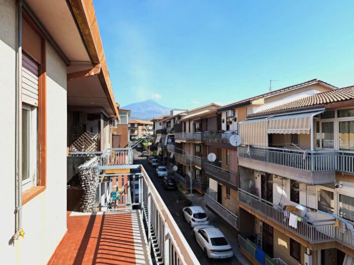 Appartamento con 5 locali in vendita in Corso San Vito Mascalucia, Mascalucia