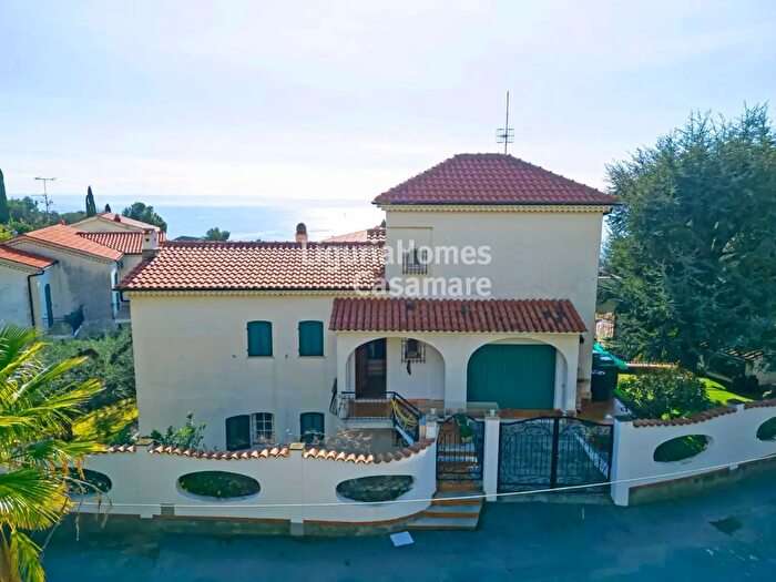 Casa con 14 locali in vendita in Via Paganini, Pietra Ligure