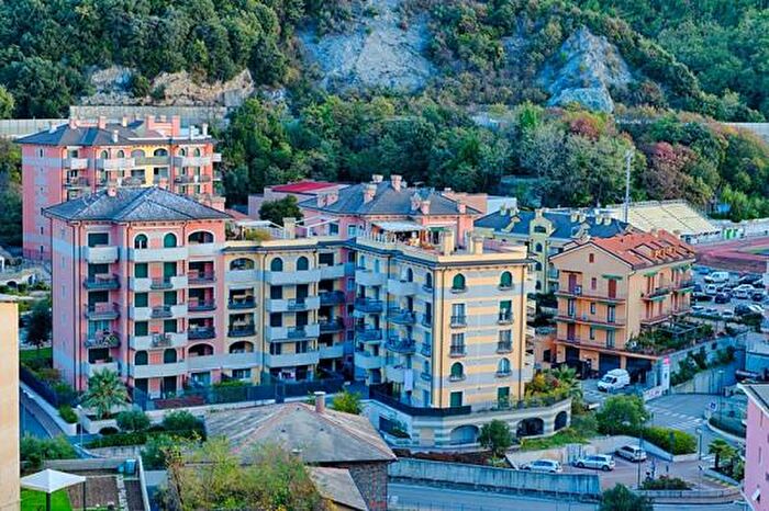 Appartamento trilocale in vendita in Via della Fornace, Cogoleto