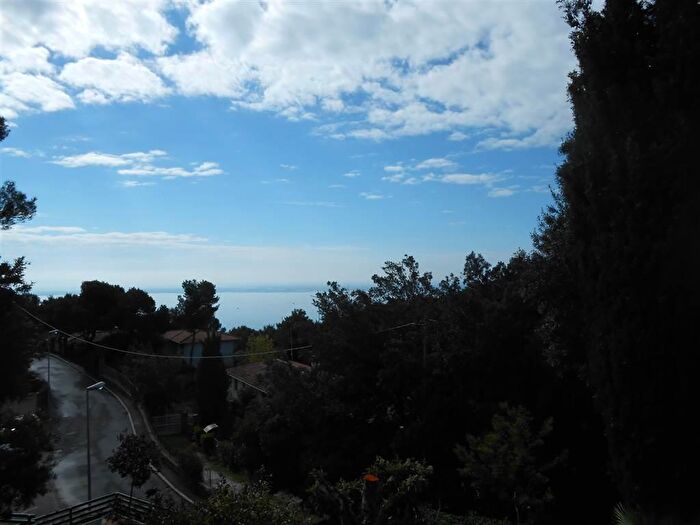 Appartamento con 7 locali in vendita in Livorno