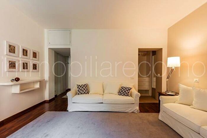 Appartamento monolocale in affitto in Via Vittorio Emanuele II, Centro Storico, Como