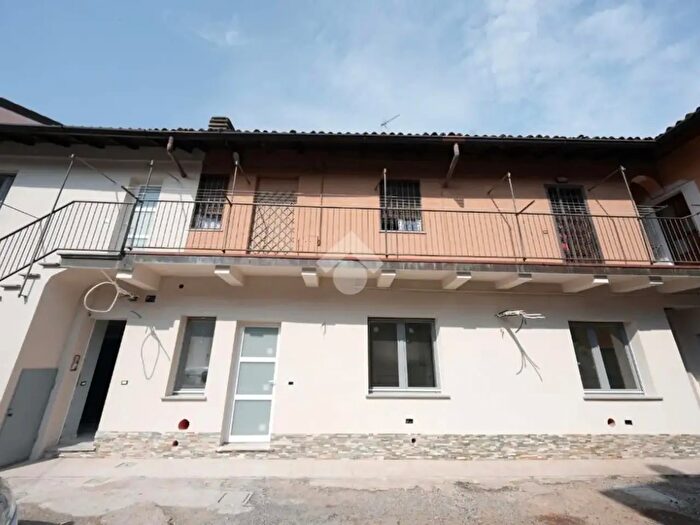 Appartamento trilocale in vendita in Via Roma, Macherio