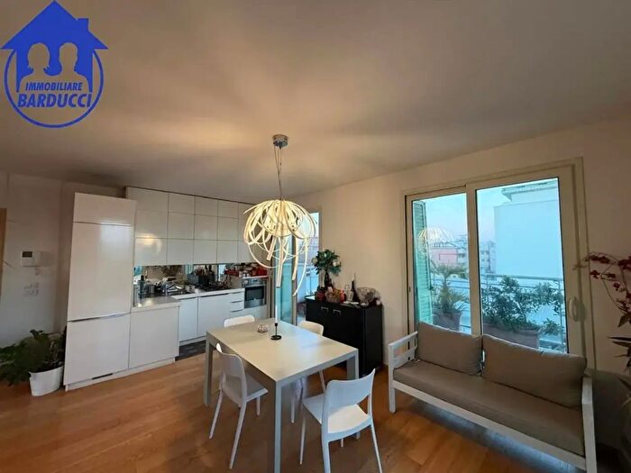 Appartamento con 6 locali in vendita in BellariaIgea Marina