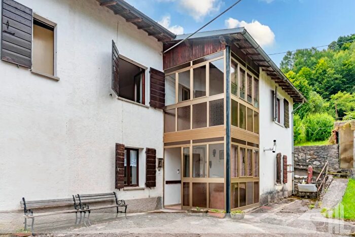 Casa quadrilocale in vendita in Borgo Valbelluna