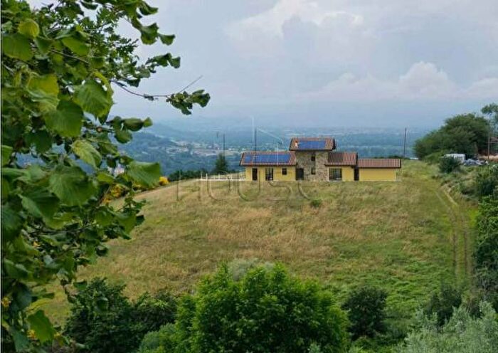 Casa quadrilocale in vendita in Citta Di Castello