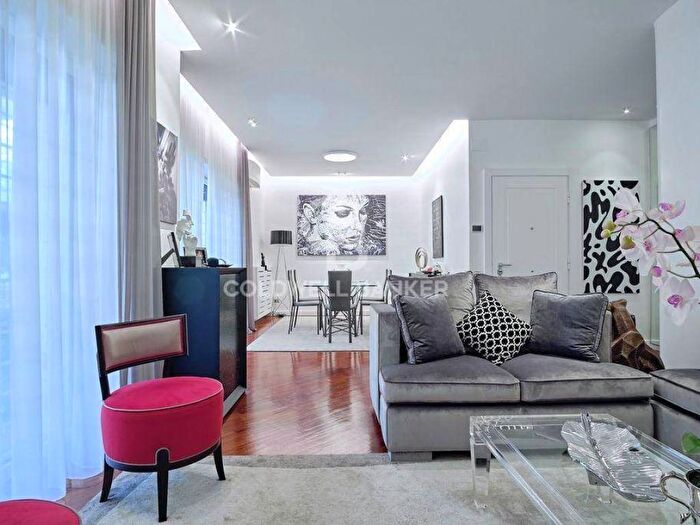 Appartamento con 6 locali in affitto in Via Courmayeur, Cortina dAmpezzo, Roma