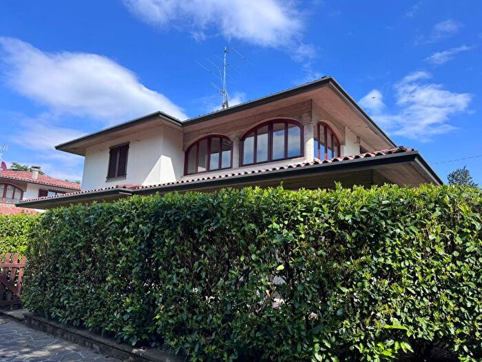 Casa con 6 locali in affitto in Via Saleccia, Centro, Ranica