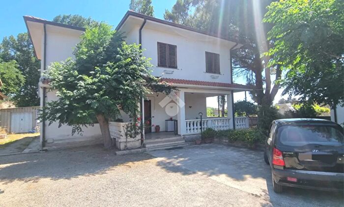 Casa con 5 locali in vendita in Via Palmiro Togliatti, Borgia