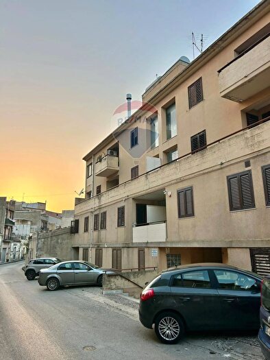 Appartamento con 5 locali in vendita in Via Roma, Palazzolo Acreide