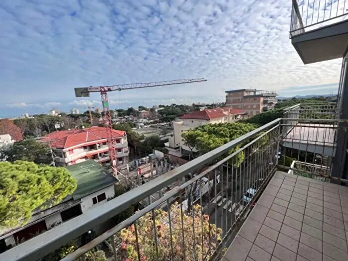 Appartamento con 5 locali in vendita in Viale Armando Diaz, Riccione