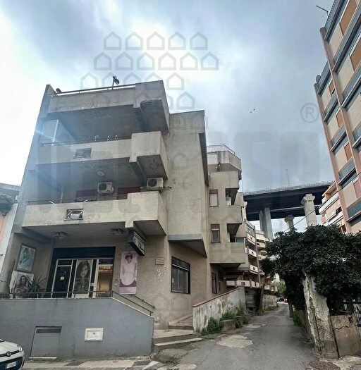 Appartamento con 5 locali in vendita in Via Palermo, Messina