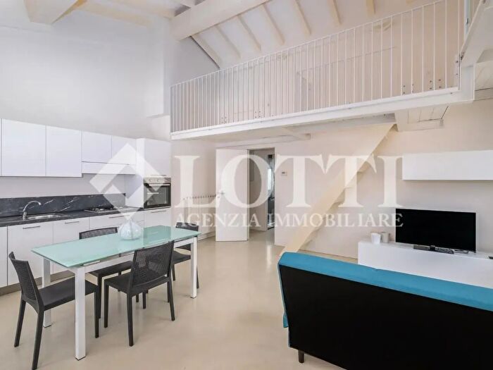 Appartamento trilocale in affitto in Bientina