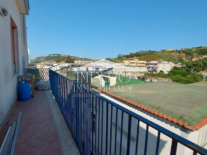 Appartamento bilocale in affitto in Via Antonio De Curtis, Centro, Bacoli