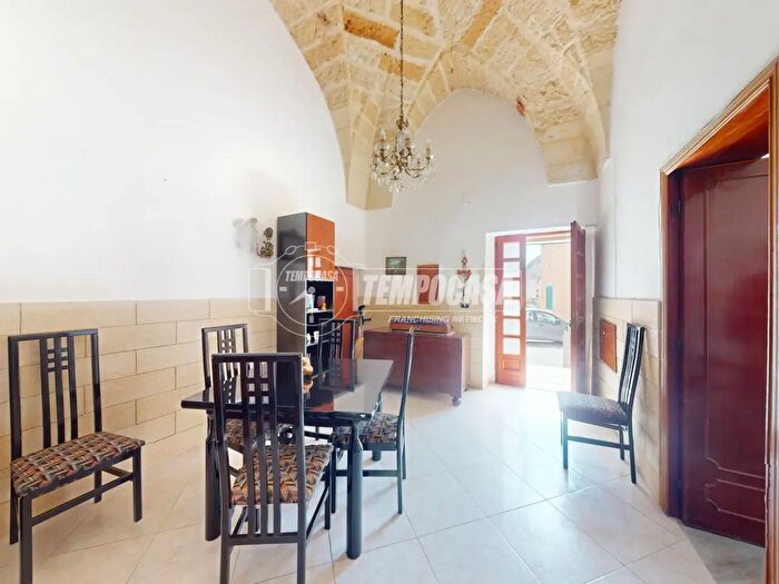 Casa trilocale in vendita in Via dAfflitto, Lizzanello