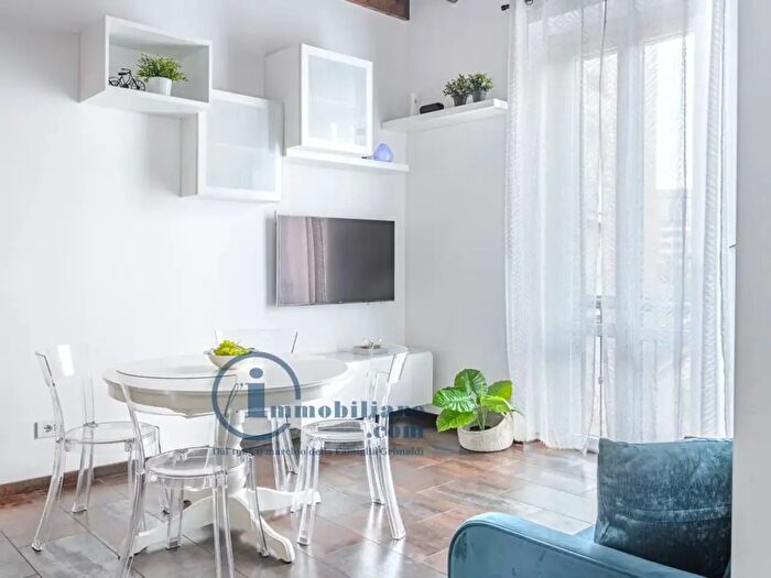 Appartamento trilocale in affitto in Via Binda, Milano