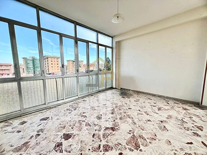 Appartamento con 5 locali in vendita in Via Ferdinando Gangitano, Palermo