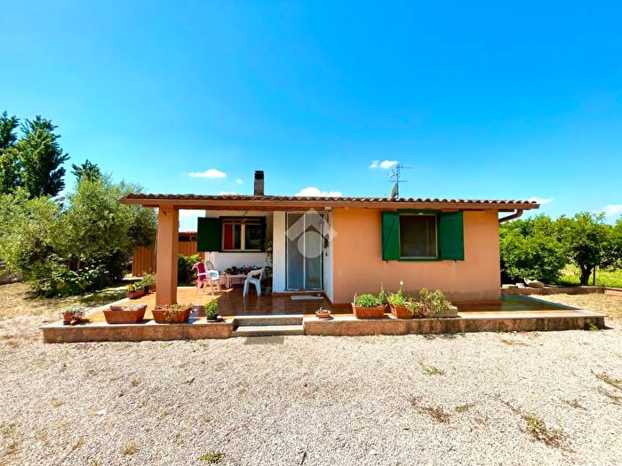 Casa con 5 locali in vendita in Via Vadorotto, Terracina