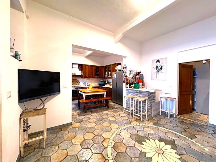 Appartamento con 6 locali in vendita in Rosignano Marittimo