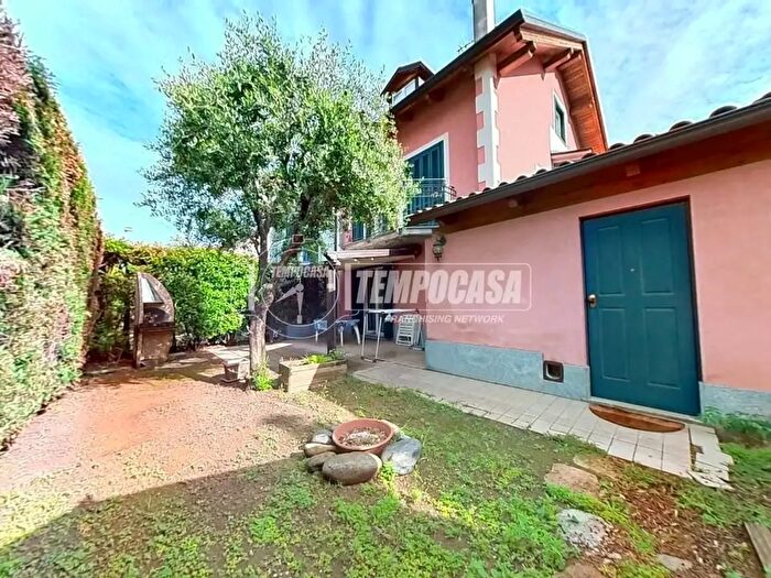 Casa con 7 locali in vendita in Via San Bernardo, San Maurizio Canavese