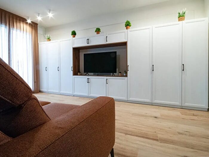 Casa con 5 locali in vendita in Via Volga, Pesaro