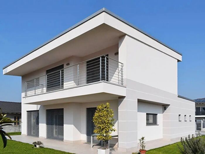 Casa con 7 locali in vendita in Scandiano